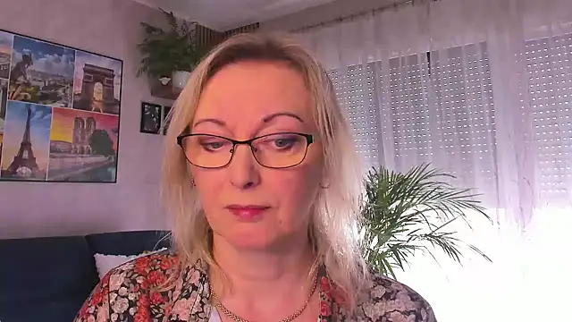 Snapshot of vanessa_chat chatting on 04-12-26, 01:27 vanessa chat online show from 04-12-26, 01:27