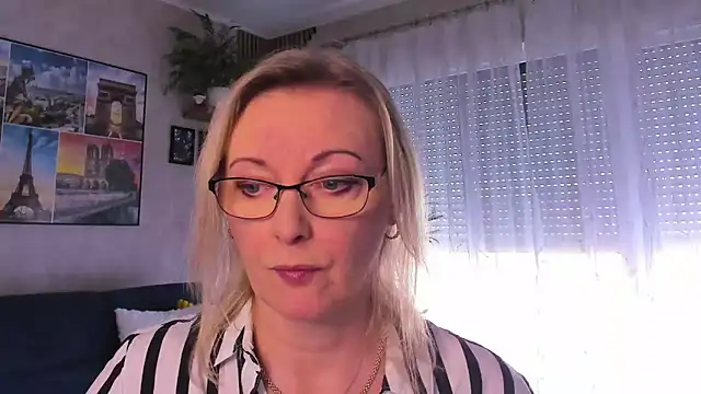 Snapshot of vanessa_chat chatting on 04-15-26, 01:18 vanessa chat online show from 04-15-26, 01:18