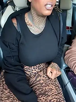 Snapshot of DarkDea chatting on 11-01-25, 12:29 DarkDea online show from 11-01-25, 12:29