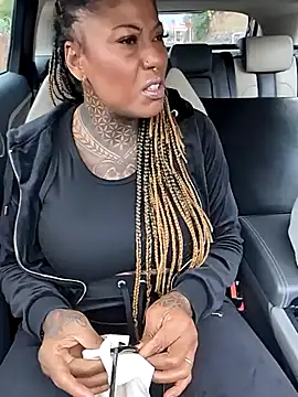 Snapshot of DarkDea chatting on 11-02-25, 01:02 DarkDea online show from 11-02-25, 01:02