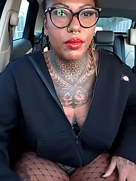 Snapshot of DarkDea chatting on 11-05-25, 03:56 DarkDea online show from 11-05-25, 03:56