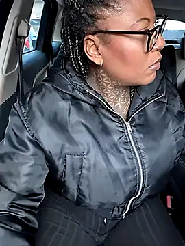 Snapshot of DarkDea chatting on 11-08-25, 01:44 DarkDea online show from 11-08-25, 01:44