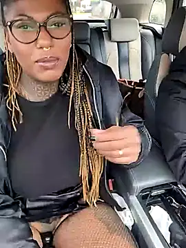 Snapshot of DarkDea chatting on 11-10-25, 10:47 DarkDea online show from 11-10-25, 10:47