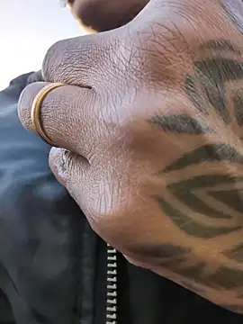 Snapshot of DarkDea chatting on 11-16-25, 02:00 DarkDea online show from 11-16-25, 02:00