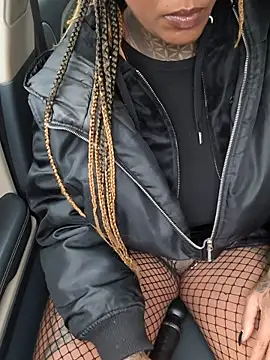 Snapshot of DarkDea chatting on 11-17-25, 02:12 DarkDea online show from 11-17-25, 02:12