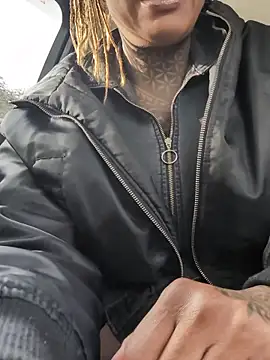 Snapshot of DarkDea chatting on 11-26-25, 01:01 DarkDea online show from 11-26-25, 01:01