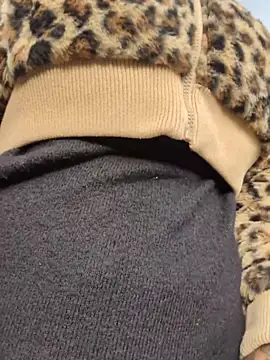 Snapshot of DarkDea chatting on 12-04-25, 01:53 DarkDea online show from 12-04-25, 01:53