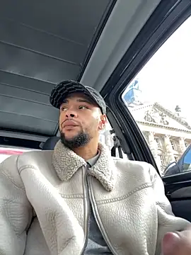 Lionayowe online show from 11-18-25, 11:36