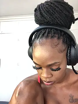 LuciousLips96 online show from 10-10-25, 10:14