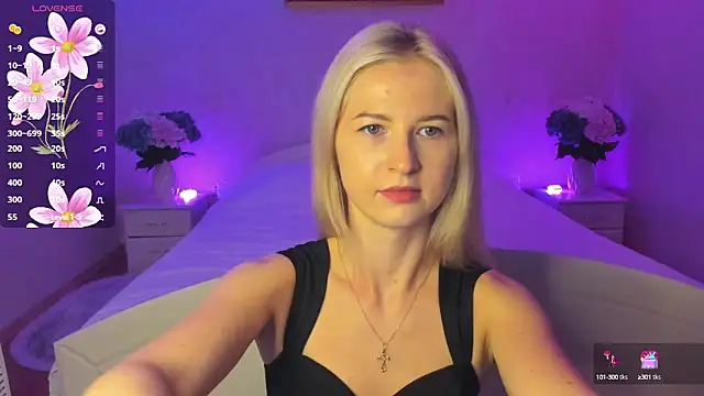 AnnaCarrera online show from 10-13-25, 09:04