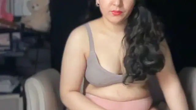 Snapshot of emalove-xh chatting on 04-16-26, 01:28 emalove-xh online show from 04-16-26, 01:28