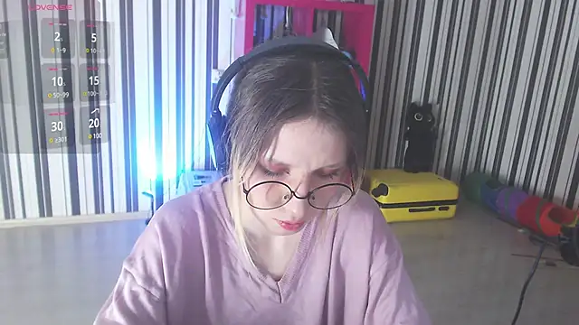 Snapshot of _Hanna_Moon_ chatting on 12-24-24, 05:23 Hanna Moon online show from 12-24-24, 05:23