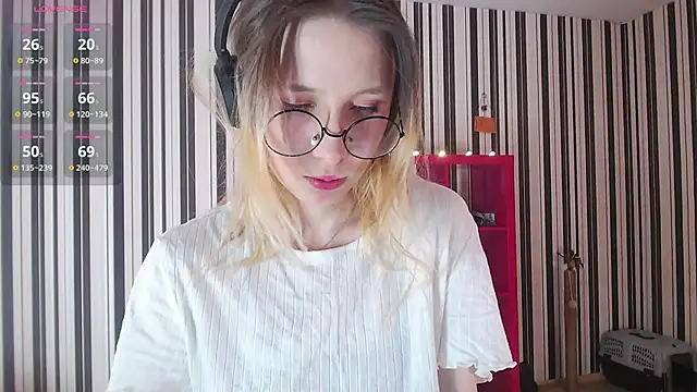 Snapshot of _Hanna_Moon_ chatting on 01-22-25, 09:24 Hanna Moon online show from 01-22-25, 09:24