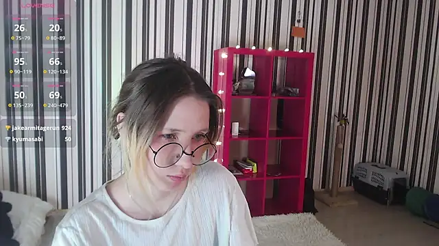 Snapshot of _Hanna_Moon_ chatting on 01-22-25, 12:27 Hanna Moon online show from 01-22-25, 12:27