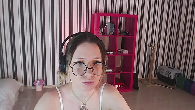 Snapshot of _Hanna_Moon_ chatting on 01-30-25, 07:39 Hanna Moon online show from 01-30-25, 07:39