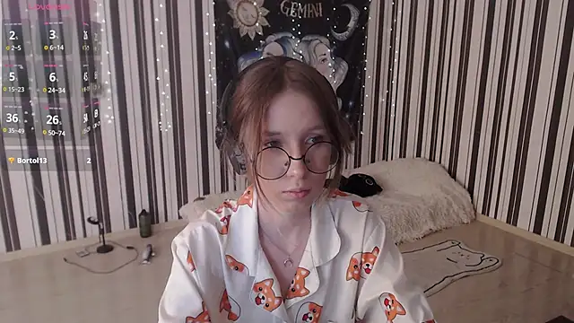 Snapshot of _Hanna_Moon_ chatting on 09-18-25, 12:07 Hanna Moon online show from 09-18-25, 12:07