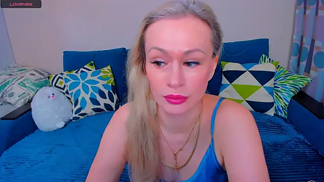 EllenMoore online show from 11-11-25, 03:06