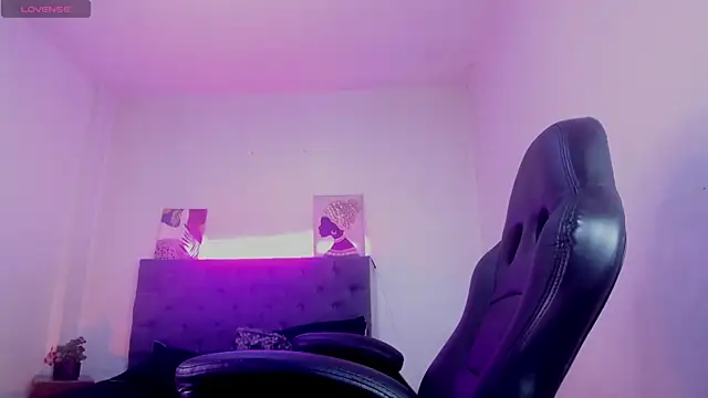 Ellie Alves online show from 11-22-25, 02:49