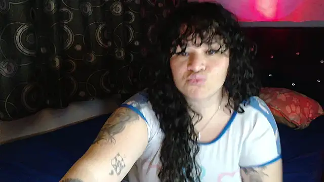 Snapshot of ANGELIQUE_KLANE chatting on 02-25-26, 05:00 ANGELIQUE KLANE online show from 02-25-26, 05:00