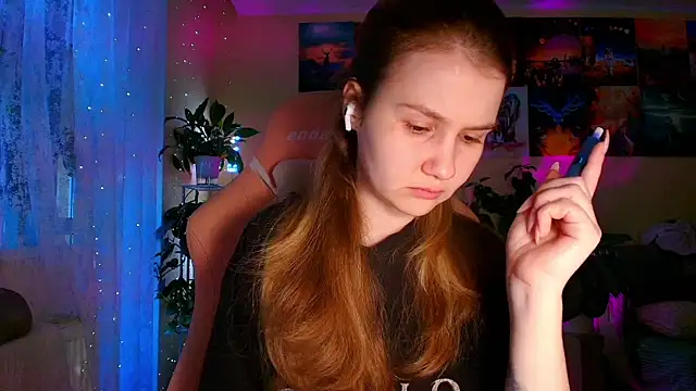 GoodWitch  online show from 12-17-25, 07:47