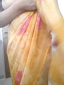 Snapshot of MumbaiMaskGirl chatting on 12-08-24, 11:24 MumbaiMaskGirl online show from 12-08-24, 11:24