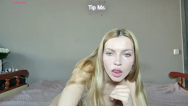 JuiliOnesunray online show from 01-12-26, 06:51