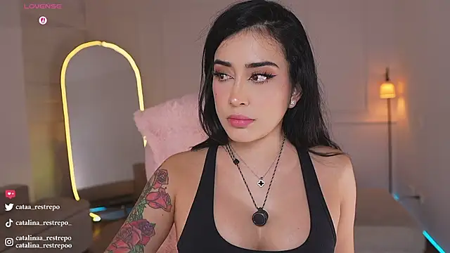 CATALINA RESTREPO online show from 11-18-25, 02:39