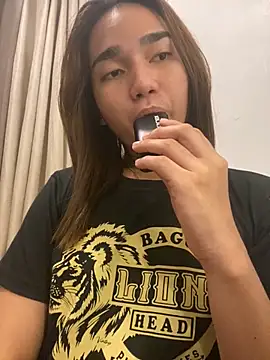 Snapshot of CasandraDiaz chatting on 11-18-25, 04:39 CasandraDiaz online show from 11-18-25, 04:39