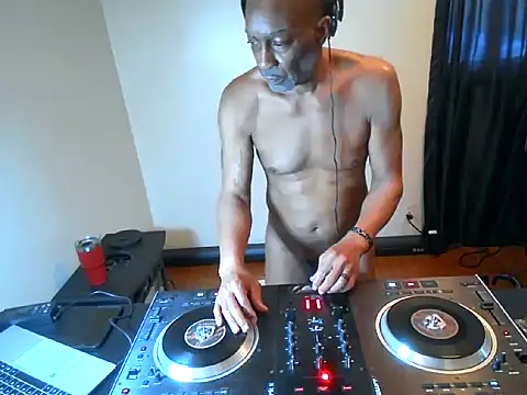 longdick4you8686 online show from 01-27-25, 10:16