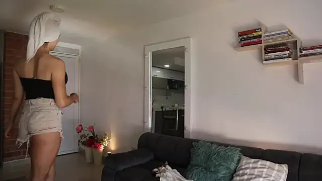  Vahos  online show from 11-25-25, 05:13