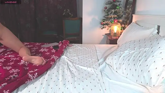 Snapshot of Sellena_love chatting on 12-29-24, 02:17 Sellena love online show from 12-29-24, 02:17