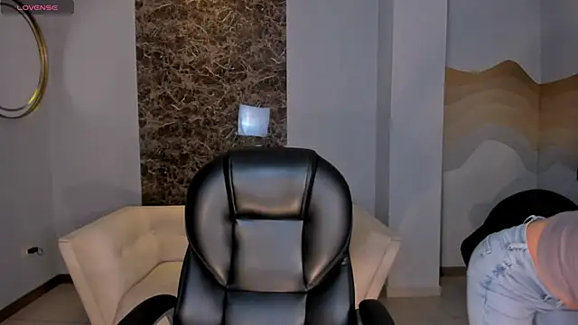 AmyWood online show from 12-05-24, 10:23