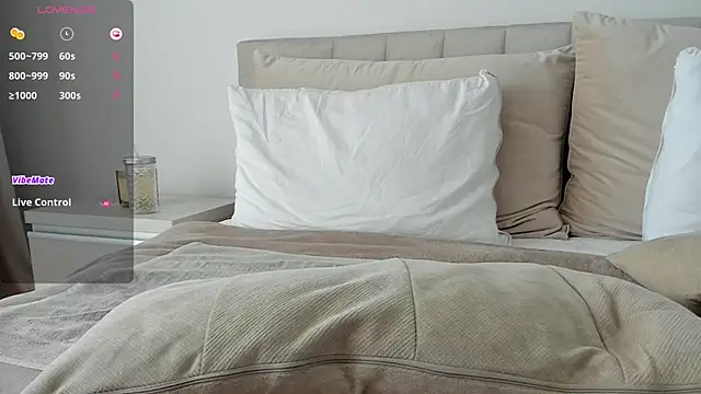 Snapshot of VickyStonee chatting on 11-20-25, 10:37 VickyStonee online show from 11-20-25, 10:37