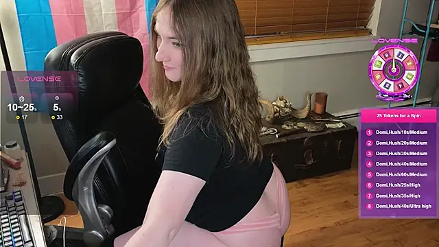 Snapshot of luluvaladon chatting on 02-10-26, 04:38 luluvaladon online show from 02-10-26, 04:38