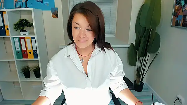 AnaMills online show from 09-17-25, 03:03