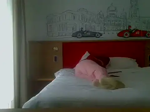 Snapshot of luanadigarda chatting on 02-06-25, 12:26 luanadigarda online show from 02-06-25, 12:26