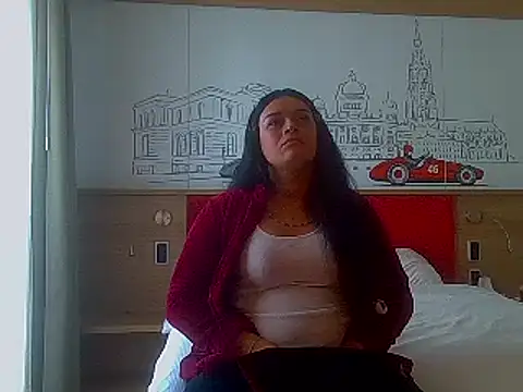 Snapshot of luanadigarda chatting on 02-15-25, 12:43 luanadigarda online show from 02-15-25, 12:43