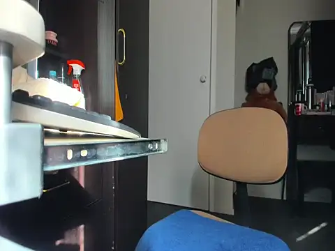 Angelchezcka online show from 01-14-26, 06:52