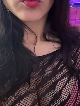 Snapshot of mahia_queen chatting on 03-27-26, 11:43 mahia queen online show from 03-27-26, 11:43