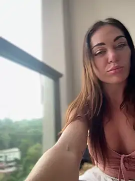 LilliThelo online show from 10-15-25, 06:57