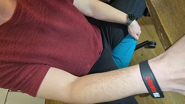 -luckybong- online show from 03-02-26, 11:17