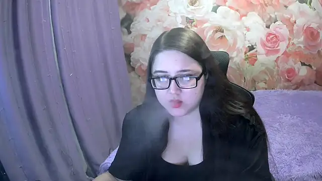 Snapshot of OverseerX chatting on 10-24-25, 09:00 OverseerX online show from 10-24-25, 09:00