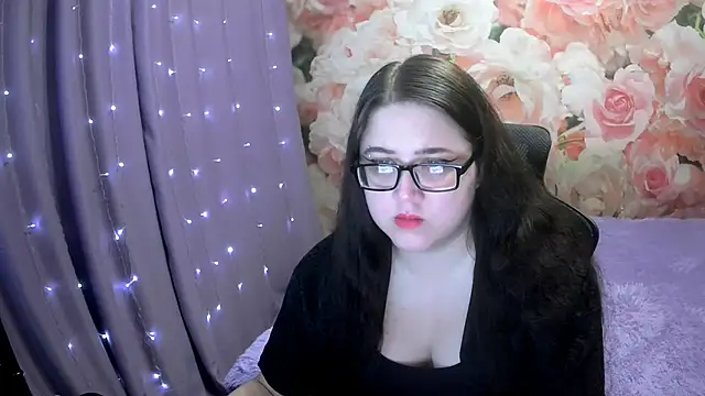 Snapshot of OverseerX chatting on 10-28-25, 04:53 OverseerX online show from 10-28-25, 04:53