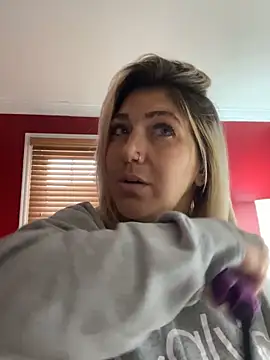 LittleMissEeve online show from 11-18-25, 04:11