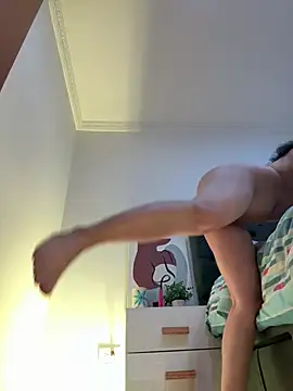 Snapshot of Nina_lovi chatting on 02-08-25, 04:14 Nina lovi online show from 02-08-25, 04:14