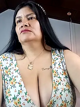 salomexlove 20 online show from 11-30-25, 11:36