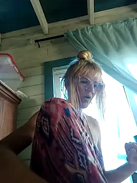 Luna-Natural online show from 12-26-24, 04:04