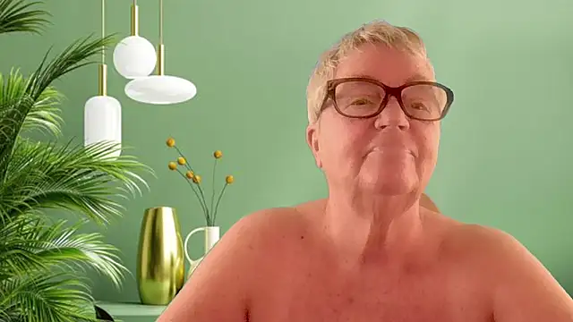 GrannyChrissy68 online show from 03-24-26, 01:27