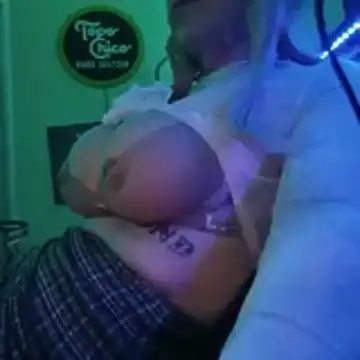 Snapshot of LovingLori chatting on 02-11-26, 12:26 LovingLori online show from 02-11-26, 12:26