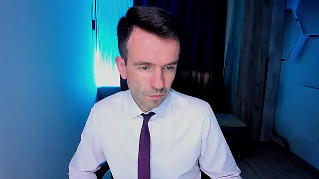 Snapshot of SteveTiger chatting on 10-10-25, 12:15 SteveTiger online show from 10-10-25, 12:15